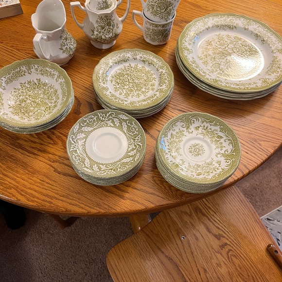 Green - Picture 9 of 12